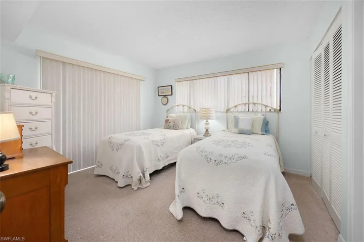 114 Cypress Way E D3, Naples, Florida 34110