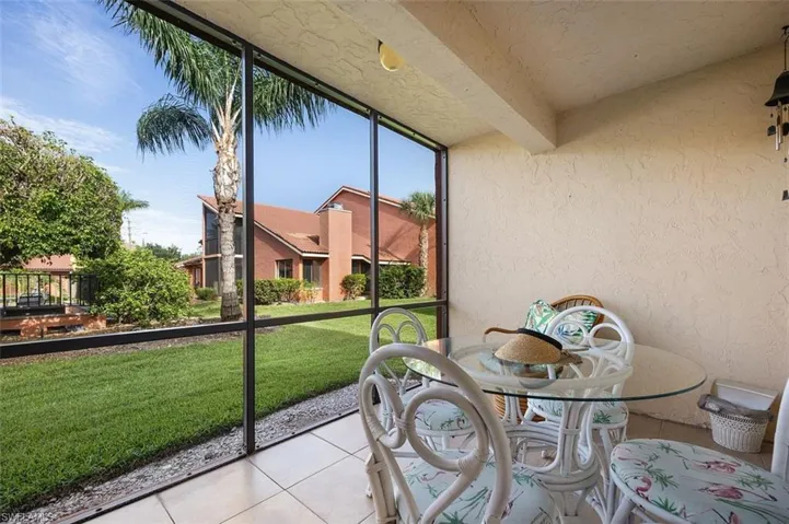 114 Cypress Way E D3, Naples, Florida 34110
