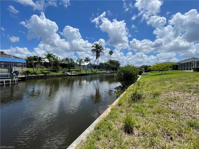1441 Se 21st Ln, Cape Coral, Florida 33990