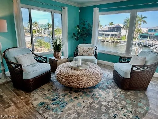 Attractive, conversational sitting area for comfort.