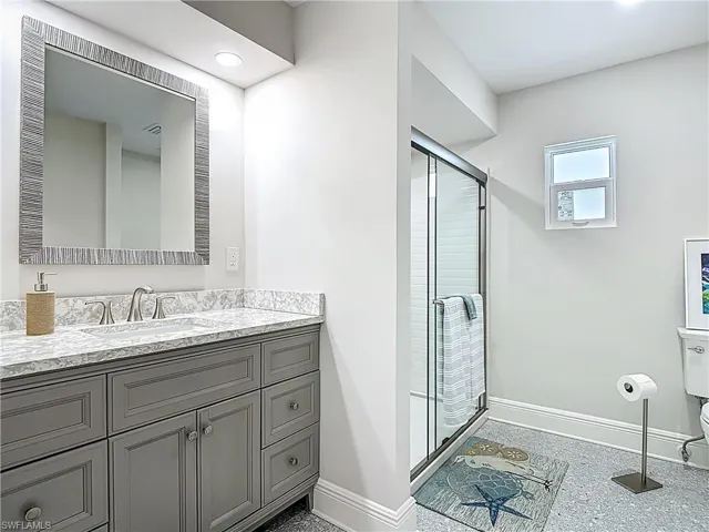 Downstairs full bath with showeer stall