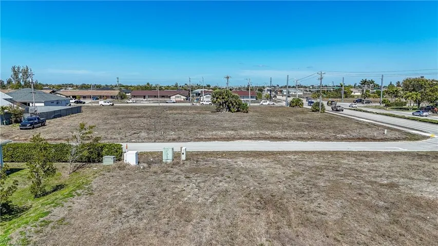 View of yard featuring a residential view