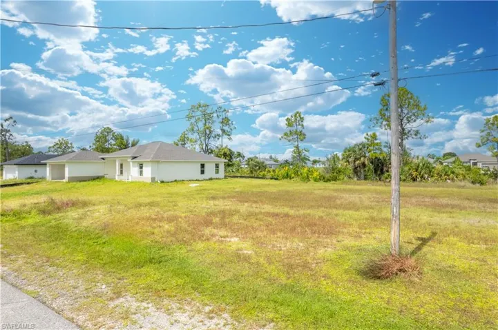 2213 Ne 33rd Ter, Cape Coral, Florida 33909