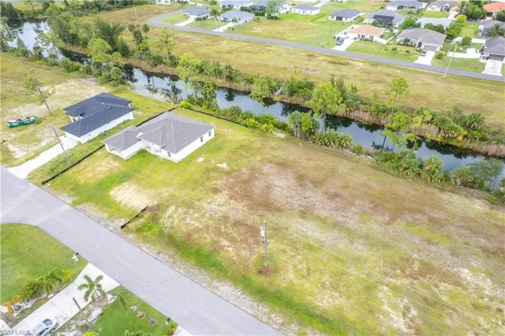 2213 Ne 33rd Ter, Cape Coral, Florida 33909
