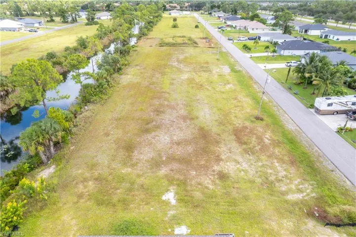 2213 Ne 33rd Ter, Cape Coral, Florida 33909