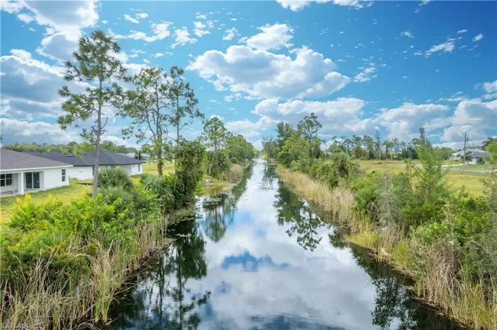2213 Ne 33rd Ter, Cape Coral, Florida 33909