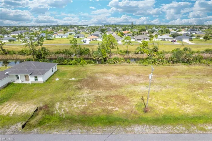 2213 Ne 33rd Ter, Cape Coral, Florida 33909
