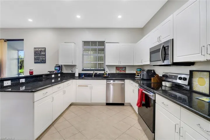 14909  Summit Place  CIR, Naples, FL 34119