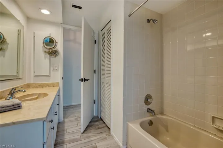 5004 Sw 5th Pl, Cape Coral, Florida 33914