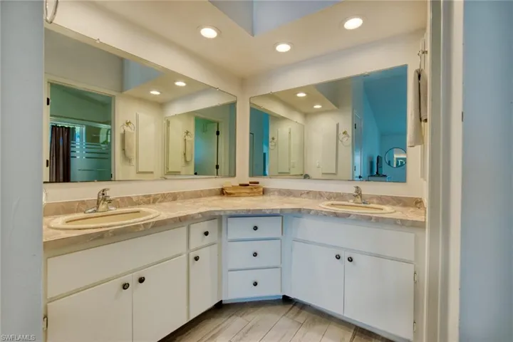 5004 Sw 5th Pl, Cape Coral, Florida 33914