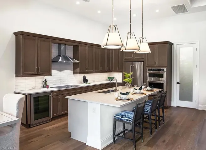 2935 Coco Lakes Dr, Naples, Florida 34105