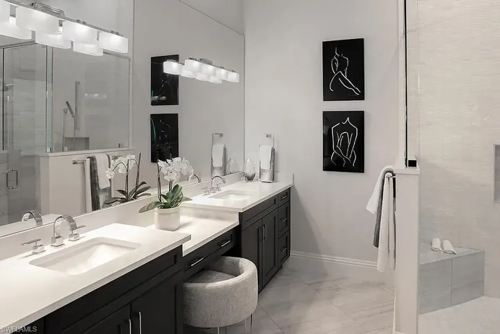 2935 Coco Lakes Dr, Naples, Florida 34105