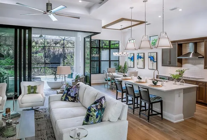 2935 Coco Lakes Dr, Naples, Florida 34105