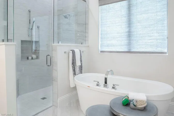 2935 Coco Lakes Dr, Naples, Florida 34105