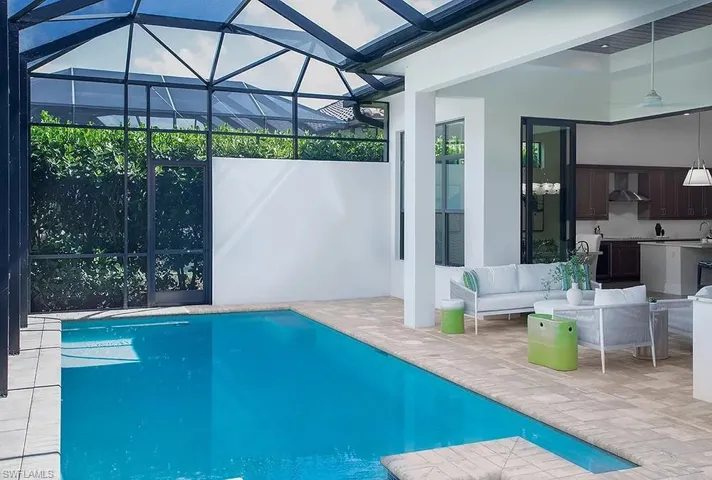 2935 Coco Lakes Dr, Naples, Florida 34105