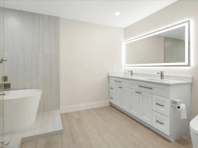 6800  Bottlebrush  LN, Naples, FL 34109