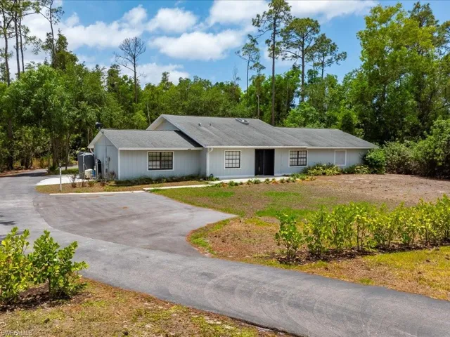 6800  Bottlebrush  LN, Naples, FL 34109