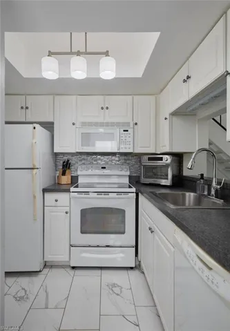 3297  Royal Canadian  TRCE, Fort Myers, FL 33907