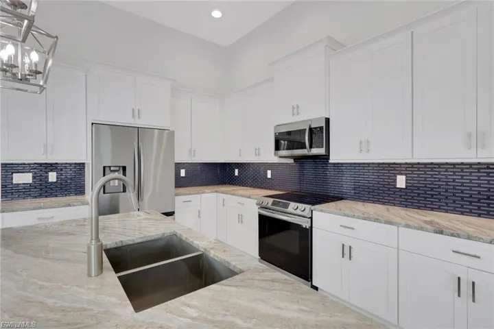 3818 Sw 17th Ave, Cape Coral, Florida 33914