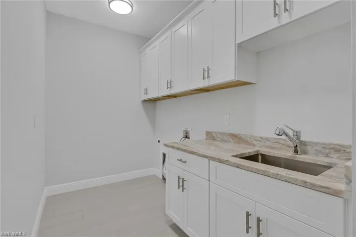 3818 Sw 17th Ave, Cape Coral, Florida 33914