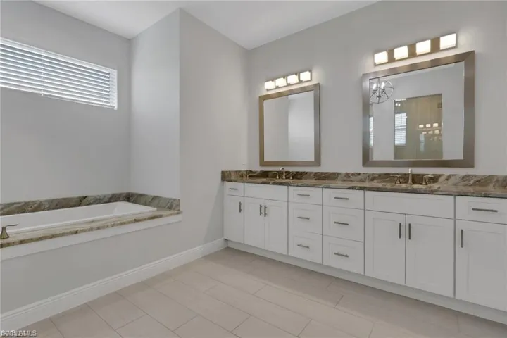 3818 Sw 17th Ave, Cape Coral, Florida 33914