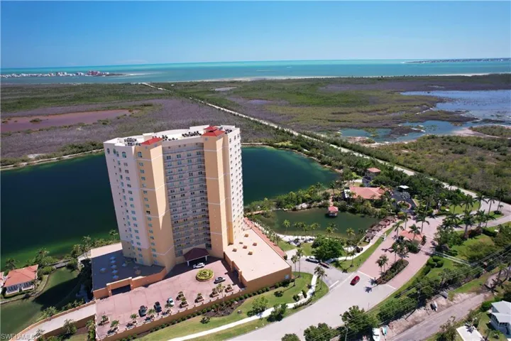 Peaceful, private, and amazing views!