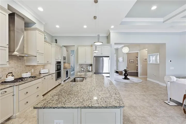 9446 Lagomar Ct, Naples, Florida 34114
