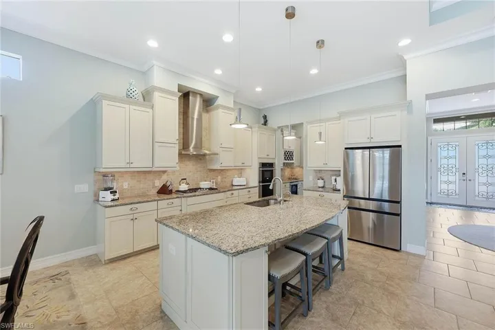 9446 Lagomar Ct, Naples, Florida 34114