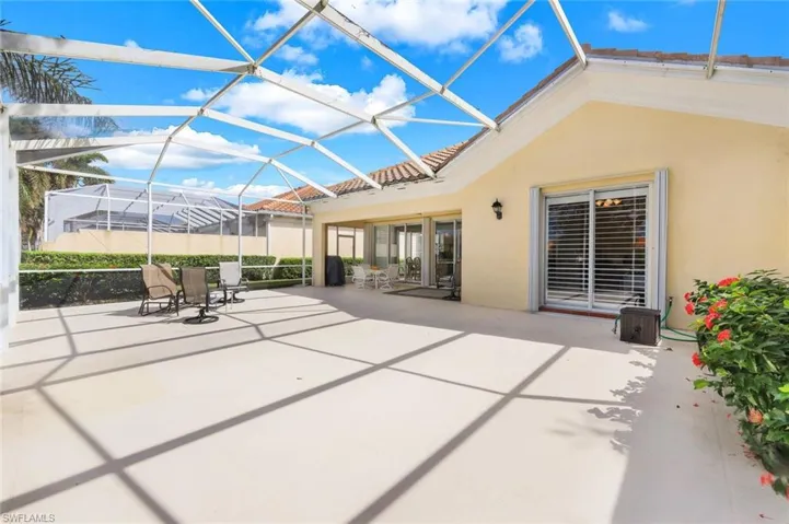 View of patio / terrace with glass enclosure
