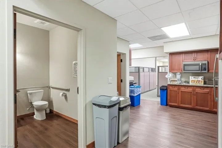 2224 Trade Center Way, Naples, Florida 34109