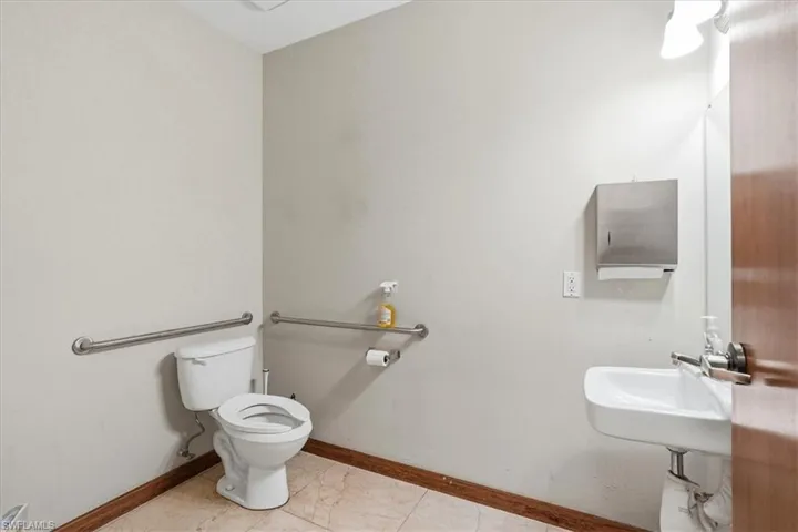 2224 Trade Center Way, Naples, Florida 34109