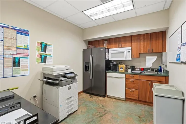 2224 Trade Center Way, Naples, Florida 34109