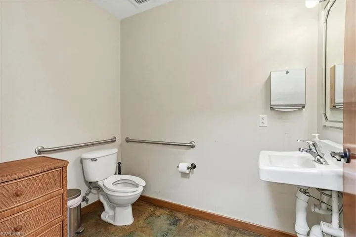 2224 Trade Center Way, Naples, Florida 34109