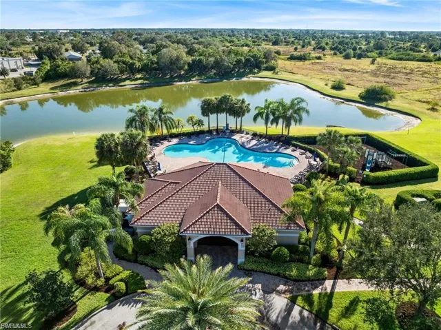 10749  Crossback  LN, Lehigh Acres, FL 33936