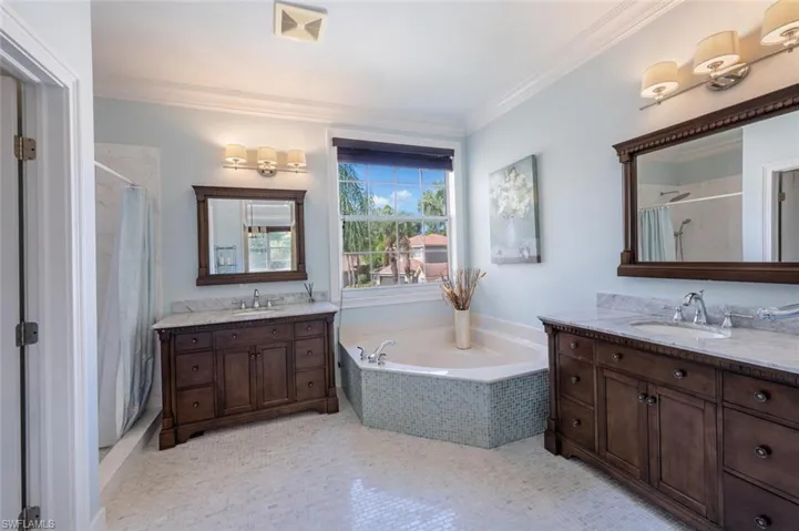 1262 Barrigona Ct, Naples, Florida 34119