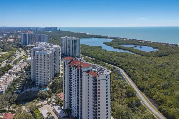 7225  Pelican Bay  BLVD, Naples, FL 34108