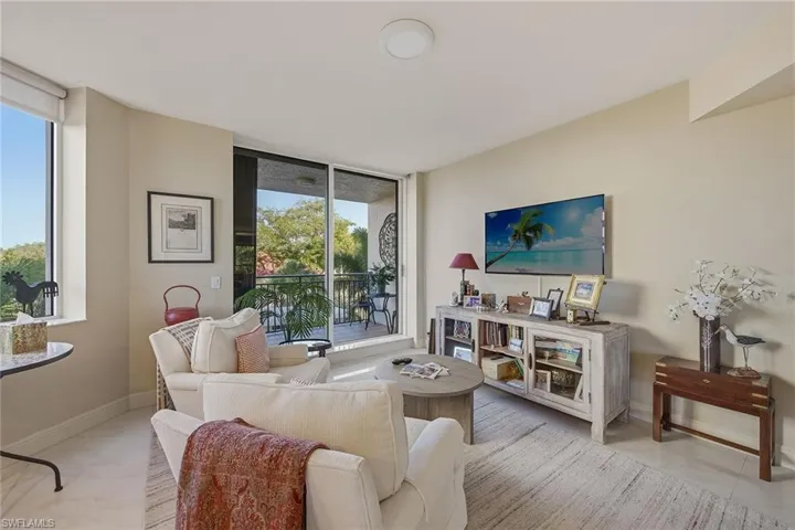 7225  Pelican Bay  BLVD, Naples, FL 34108