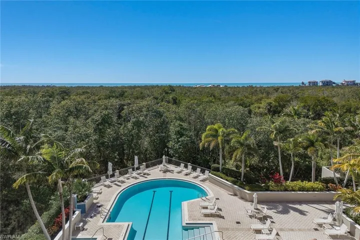 7225  Pelican Bay  BLVD, Naples, FL 34108