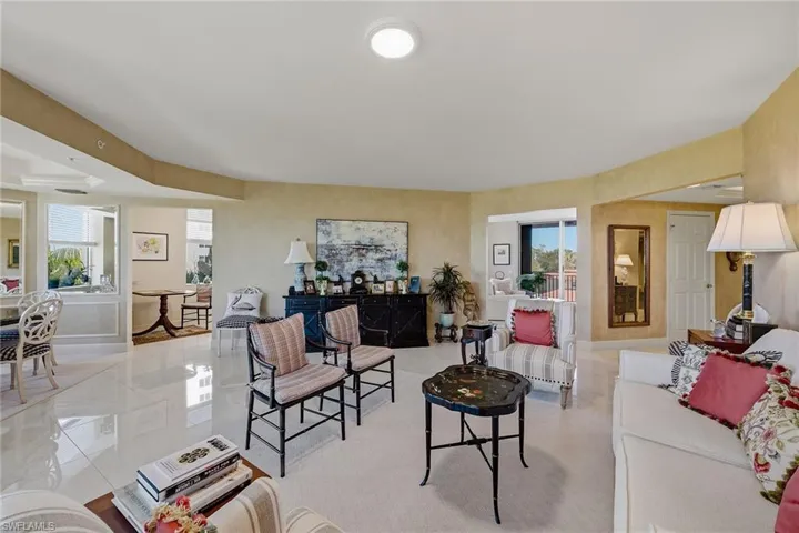 7225  Pelican Bay  BLVD, Naples, FL 34108