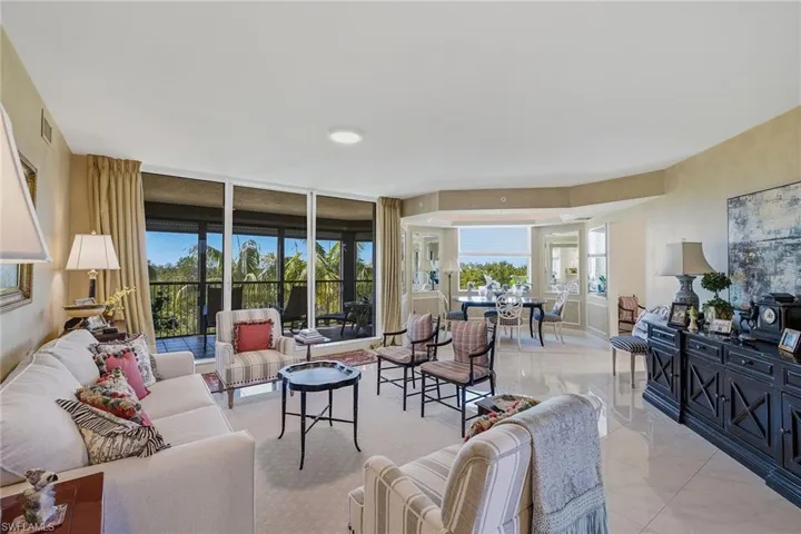 7225  Pelican Bay  BLVD, Naples, FL 34108