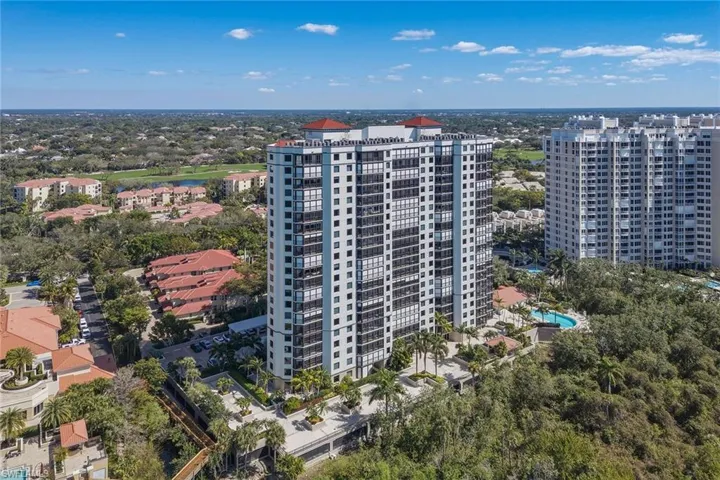 7225  Pelican Bay  BLVD, Naples, FL 34108
