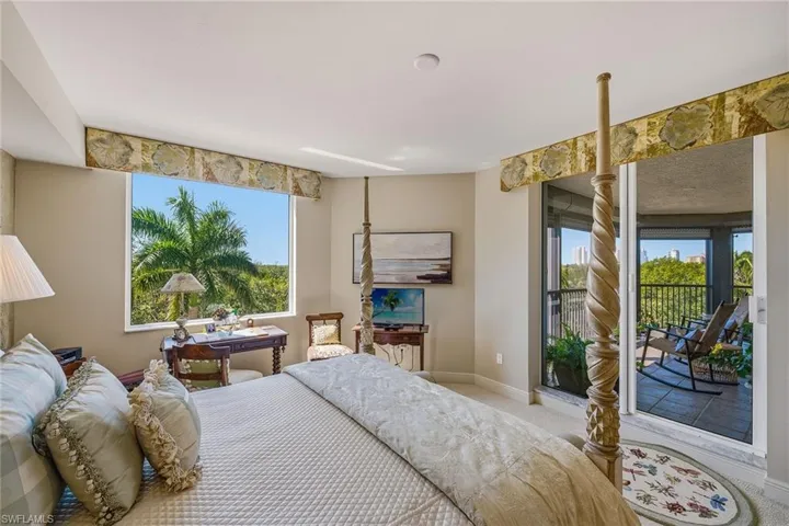 7225  Pelican Bay  BLVD, Naples, FL 34108
