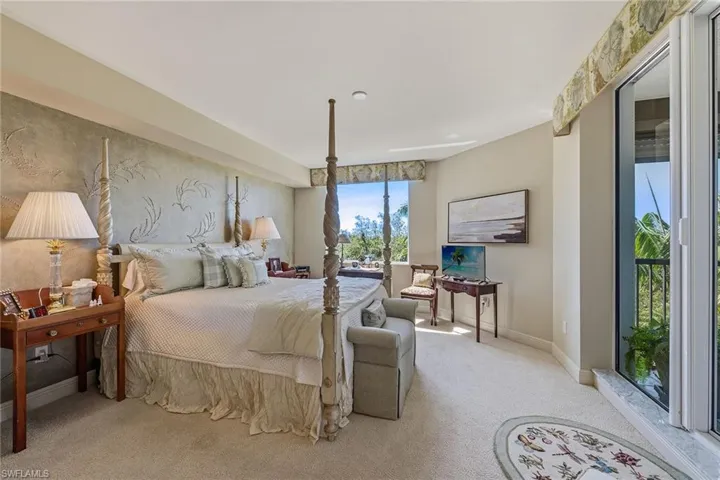 7225  Pelican Bay  BLVD, Naples, FL 34108