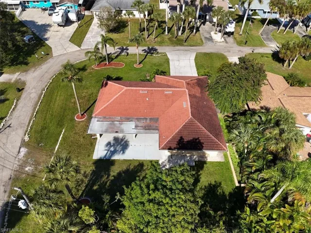 Aerial view of property and surrounding area