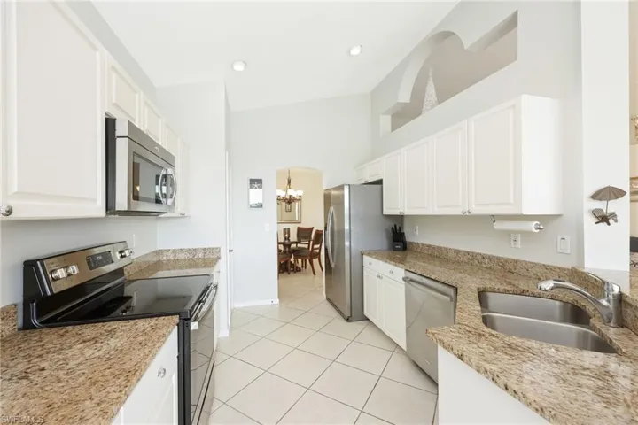 7828 Gardner Dr # 202, Naples, Florida 34109
