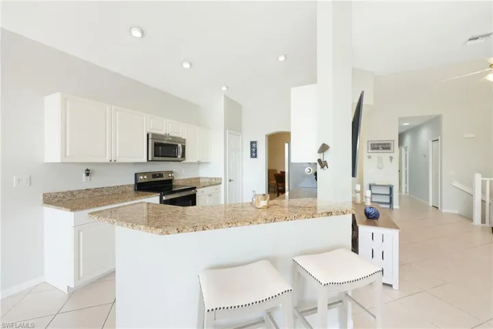 7828 Gardner Dr # 202, Naples, Florida 34109