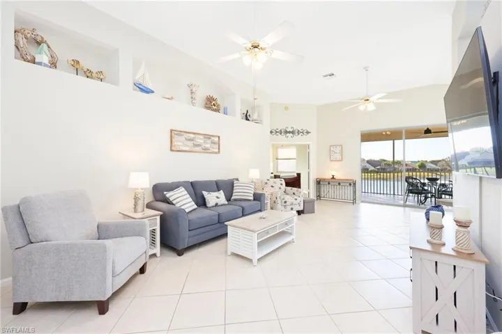7828 Gardner Dr # 202, Naples, Florida 34109