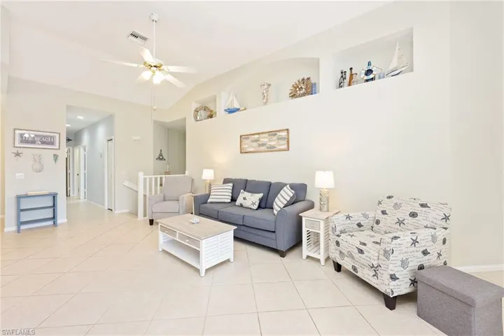 7828 Gardner Dr # 202, Naples, Florida 34109