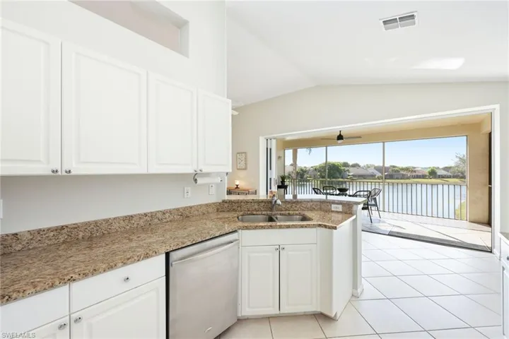 7828 Gardner Dr # 202, Naples, Florida 34109