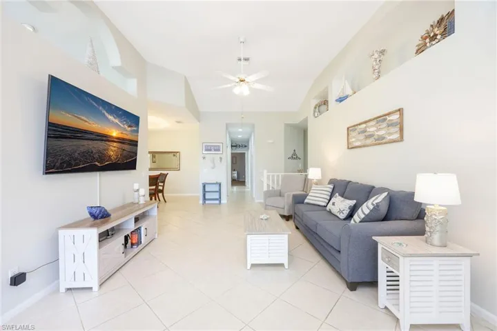 7828 Gardner Dr # 202, Naples, Florida 34109